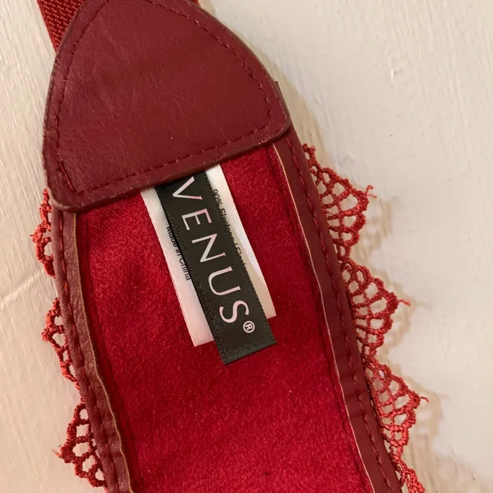 Venus Crochet empire waist belt s/m red